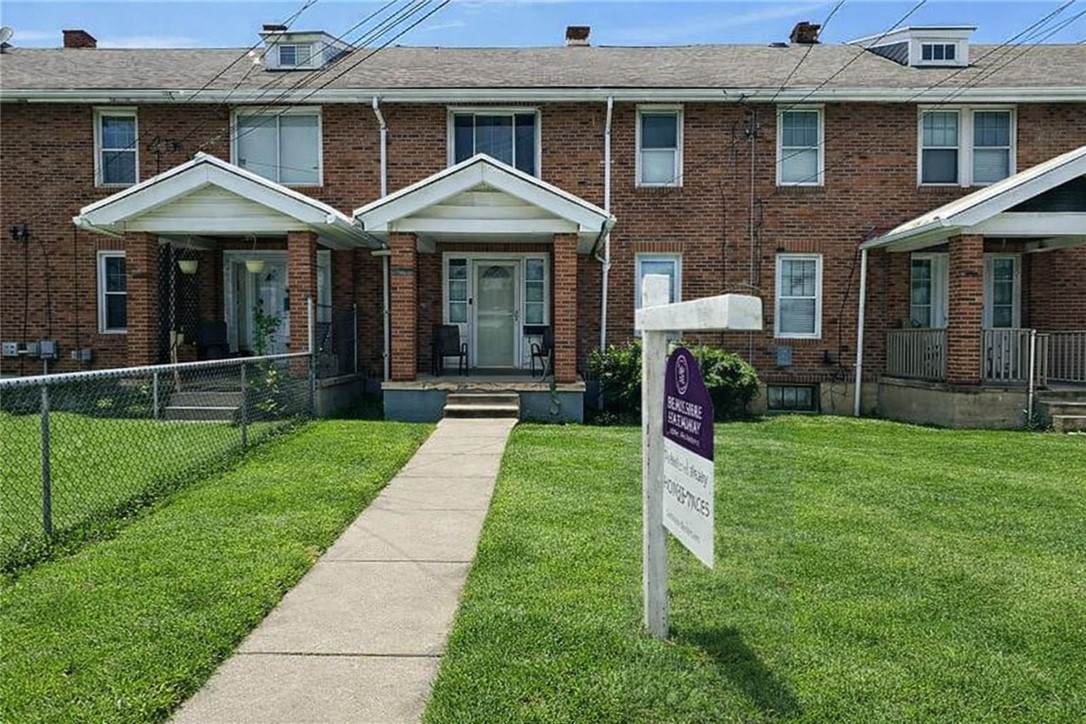 1045 Pennsylvania Ave - Photo 1