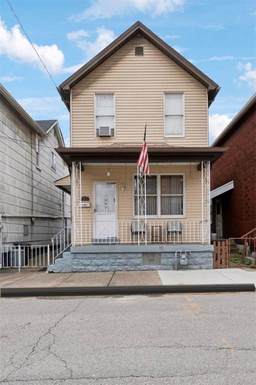 213 Fleet St - Photo 1