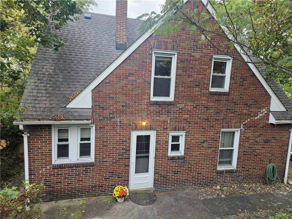 622 Summit Ave - Photo 1