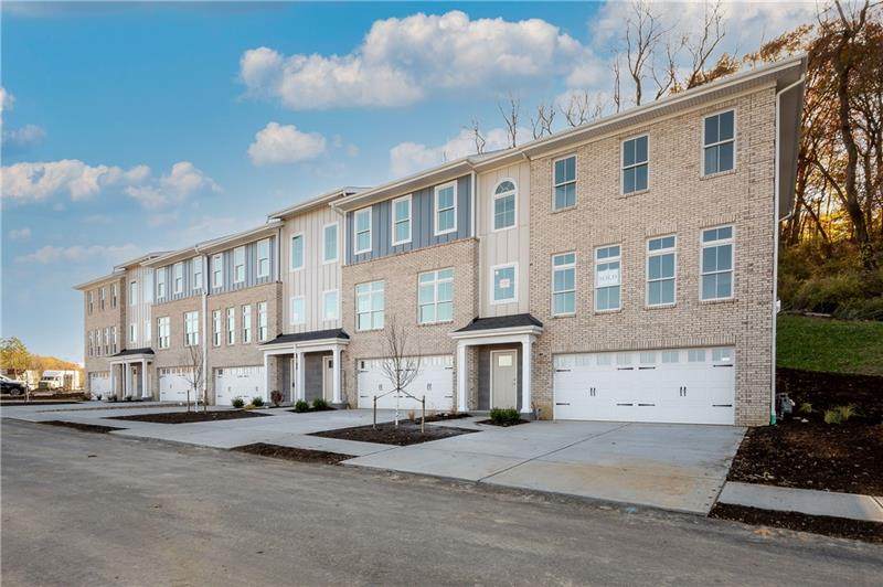 402 Walnut Court - Photo 1