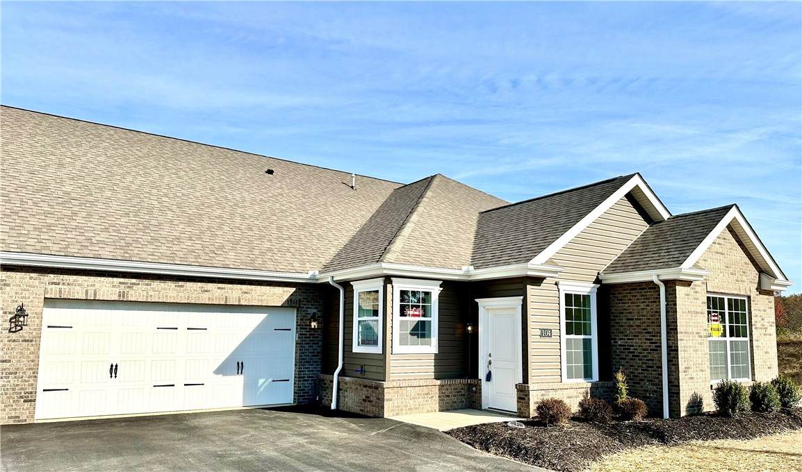 104 Independence Drive - Photo 1