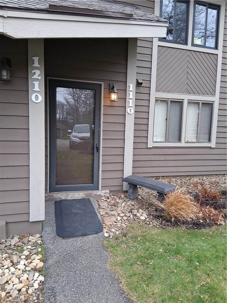 1110 Forbes Lane - Photo 1