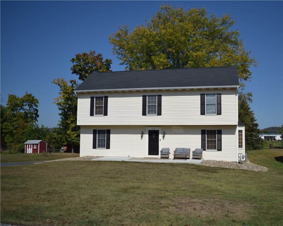 412 Circle Drive - Photo 1