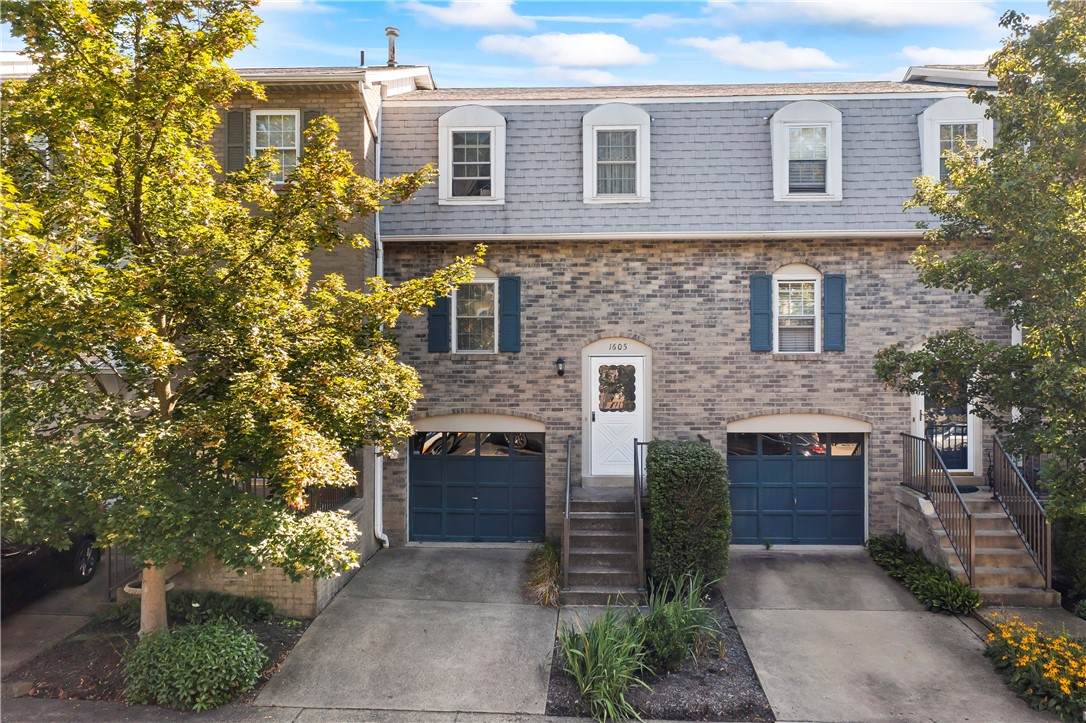 1605 Harewood Square - Photo 1