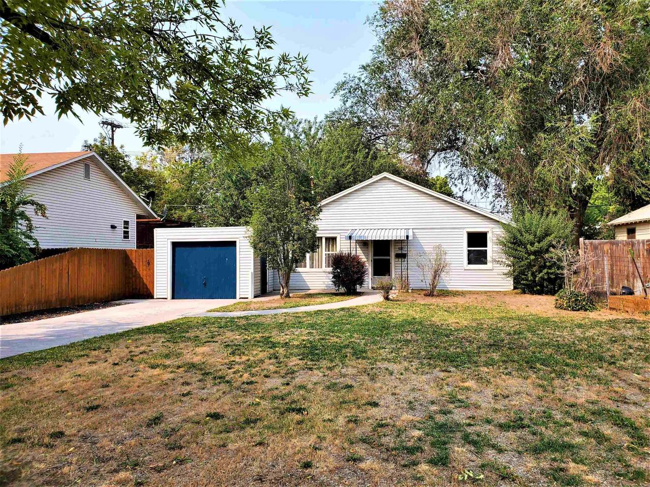 263 Willard Ave - Photo 1