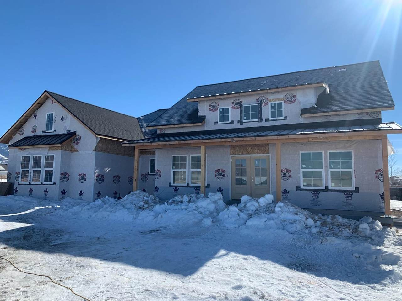 856 Center St - Photo 1