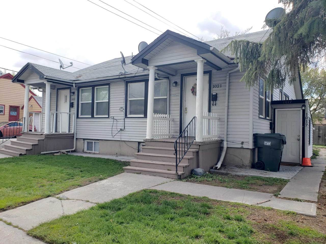 1021 Clark - Photo 1