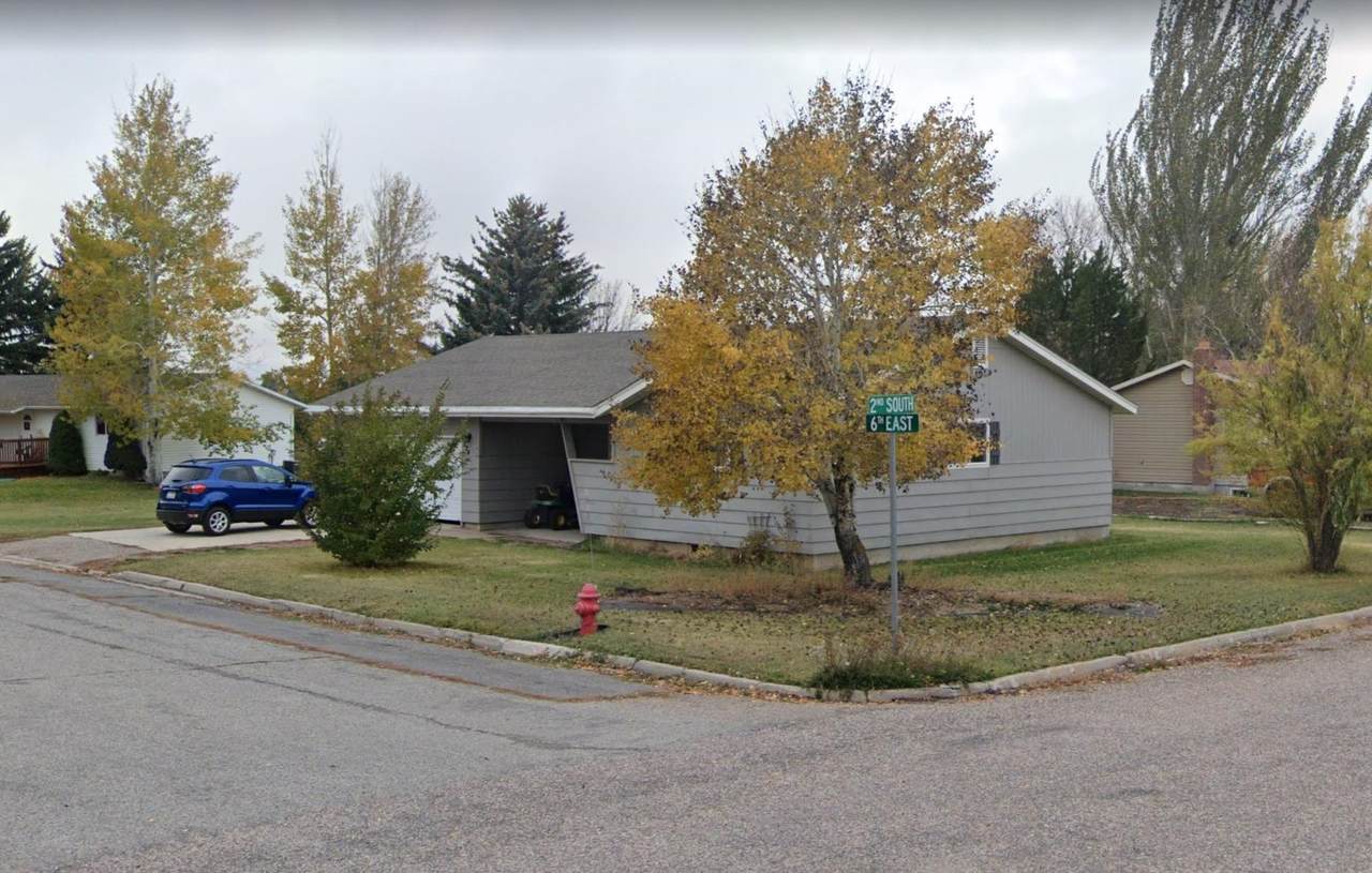 224 6th E - Photo 1