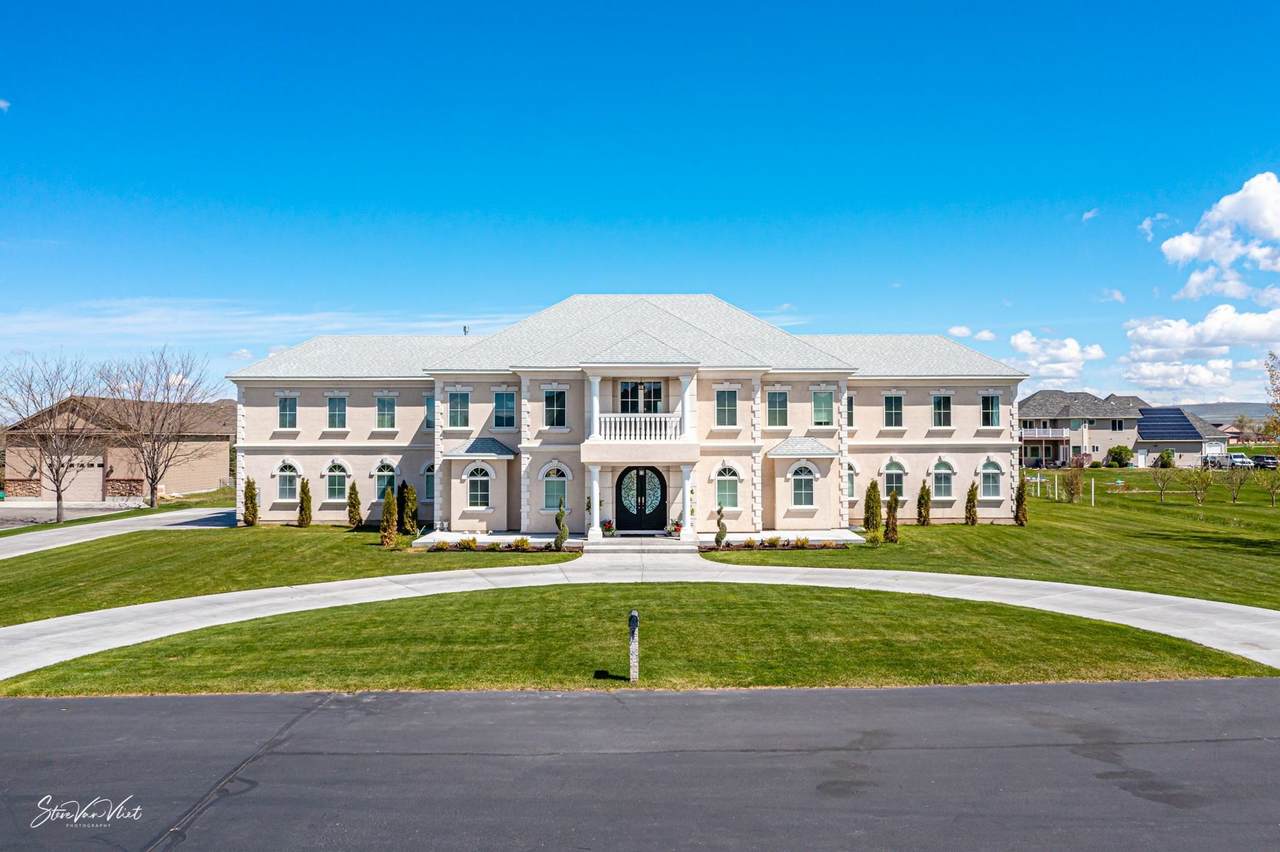 4767 Majestic View Drive - Photo 1