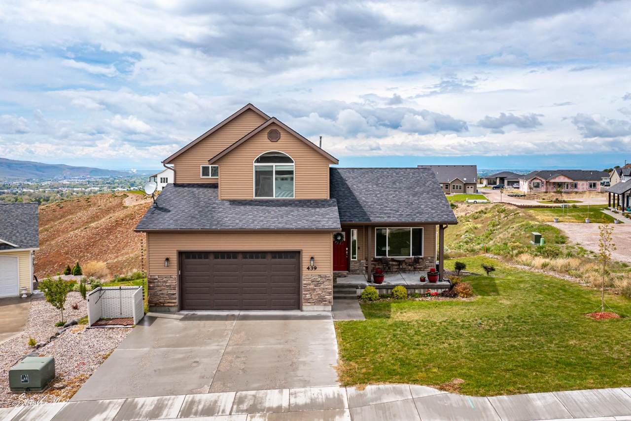 439 Vista Drive - Photo 1