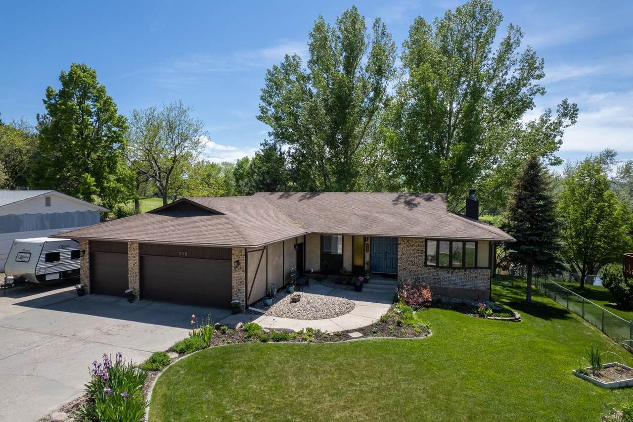 735 Fairway Dr - Photo 1