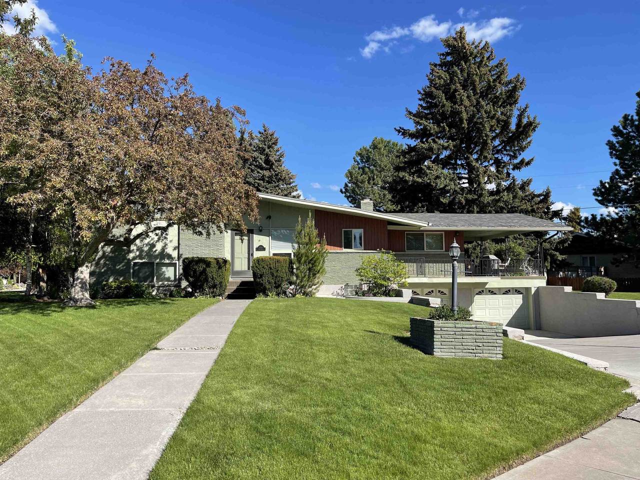 1045 York Dr - Photo 1