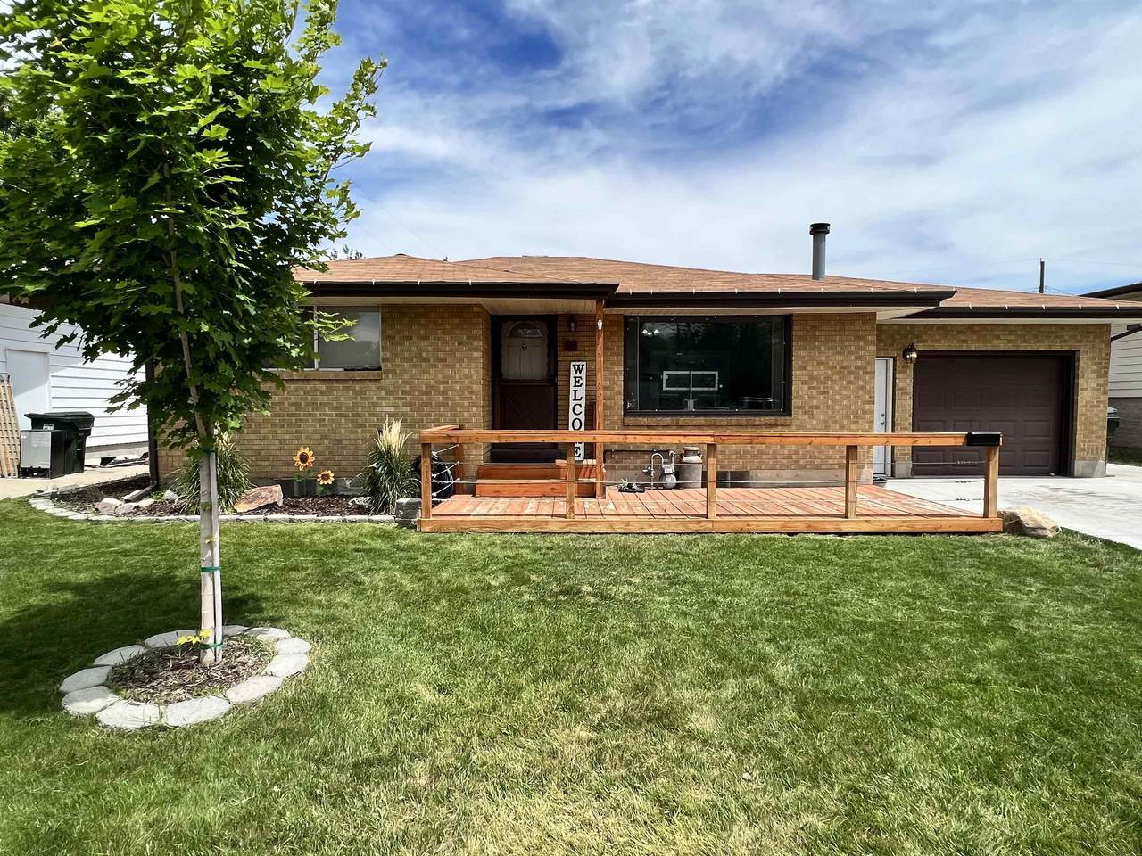 548 Poole - Photo 1