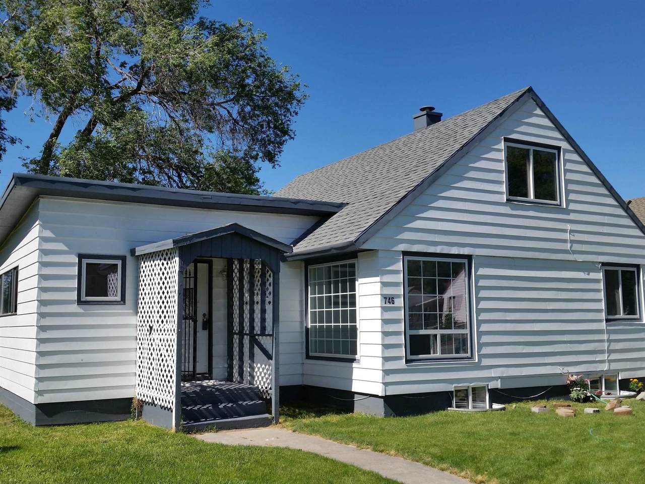 746 Cherry Street - Photo 1