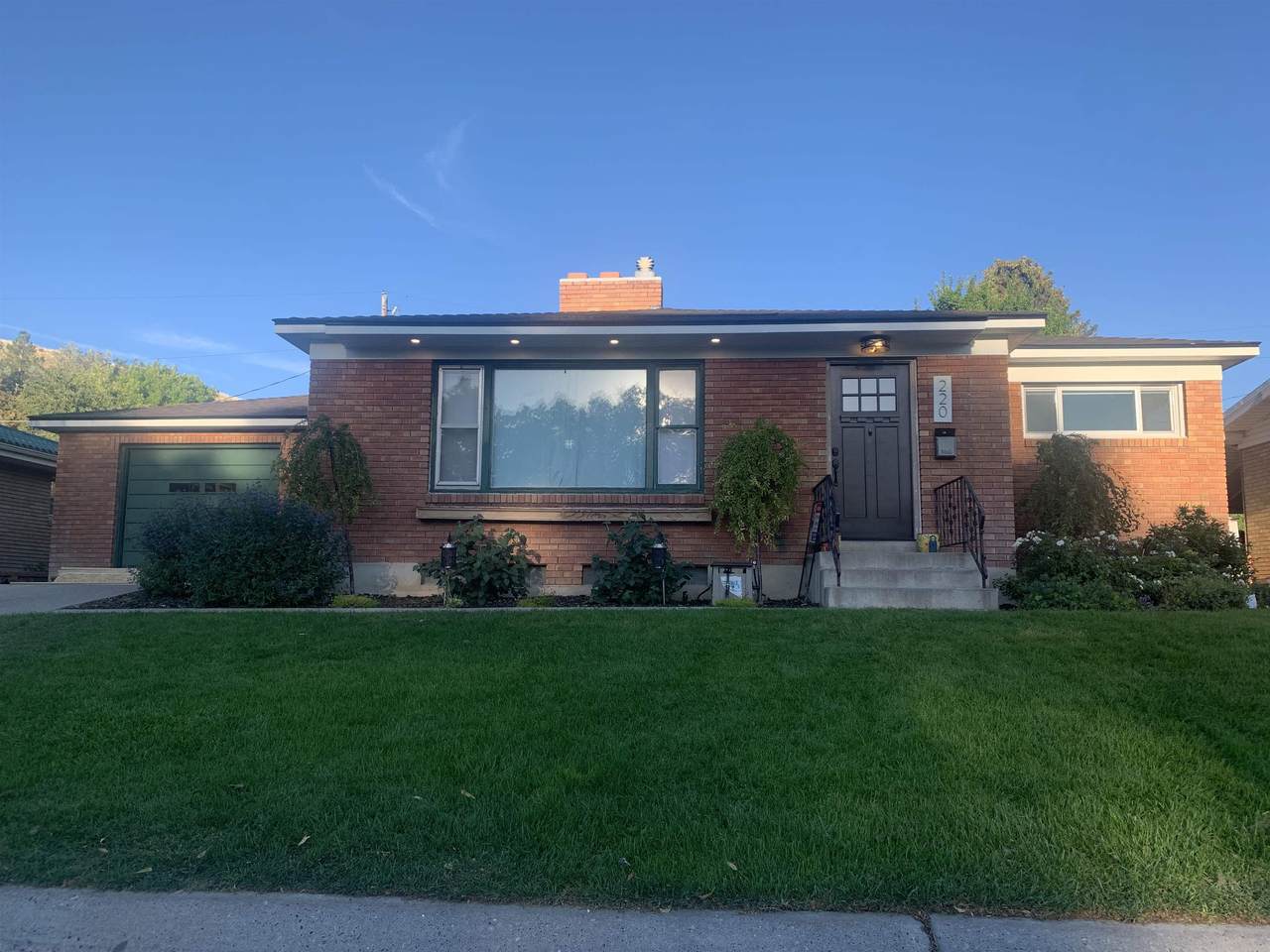 220 Thurston - Photo 1