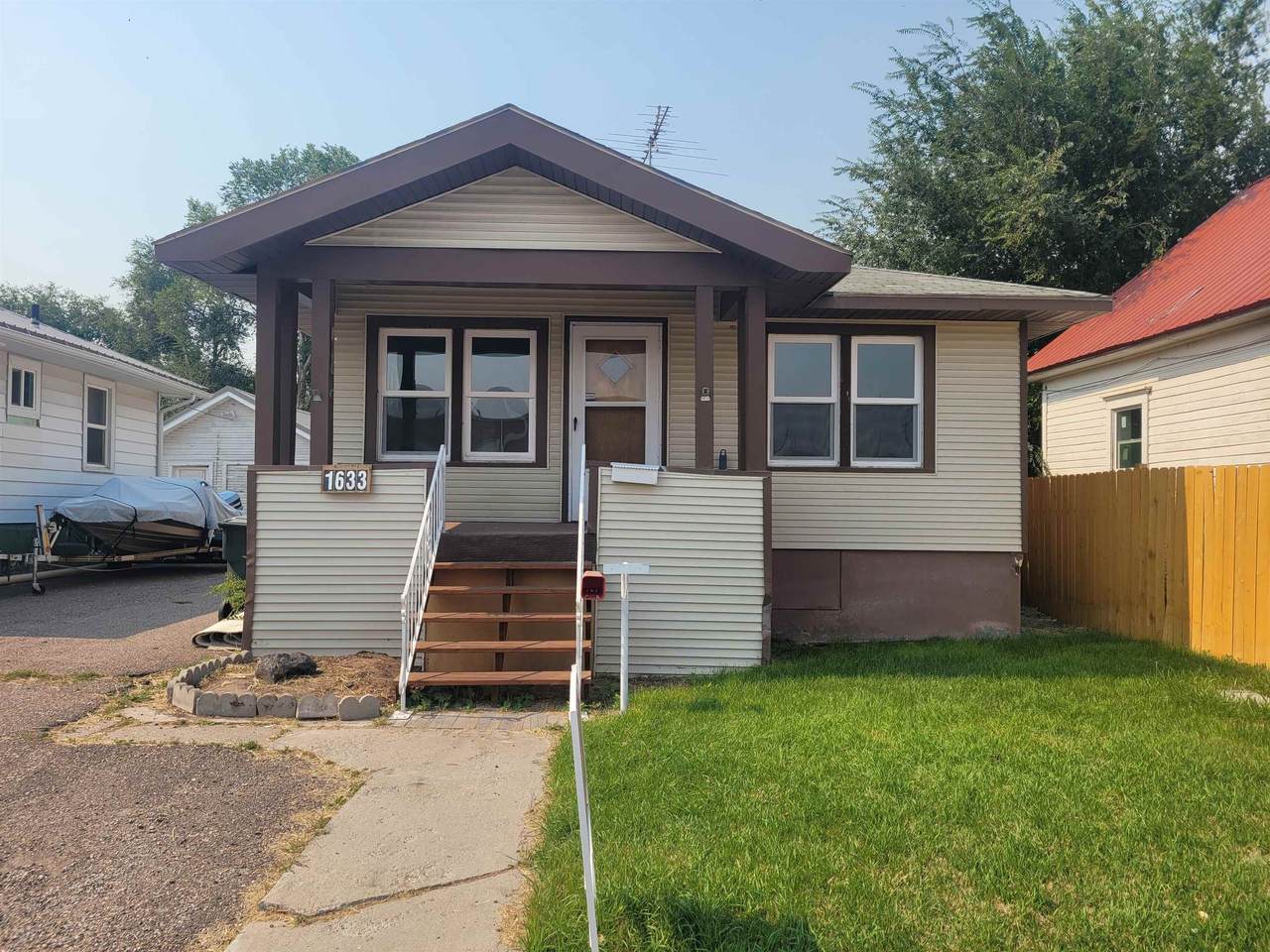 1633 Harrison Ave - Photo 1