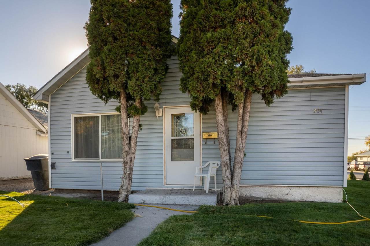 304 Lincoln Street - Photo 1