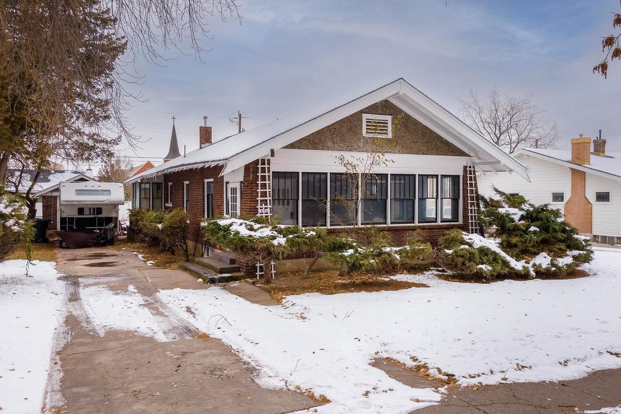 656 Falls Ave - Photo 1