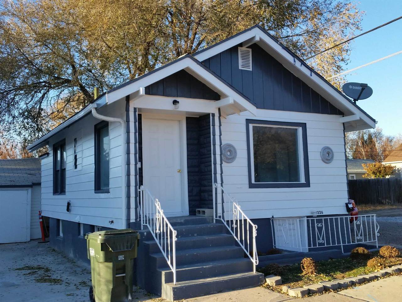1326 Clark Street - Photo 1