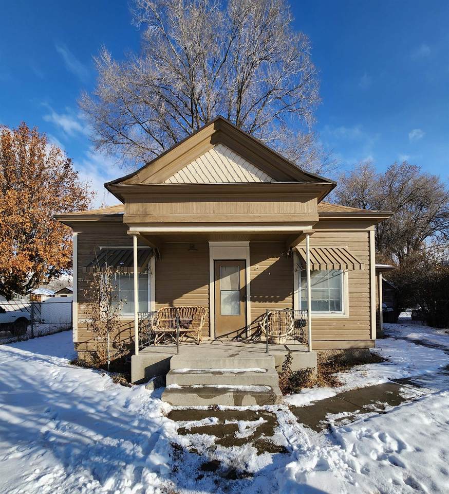 137 Main - Photo 1