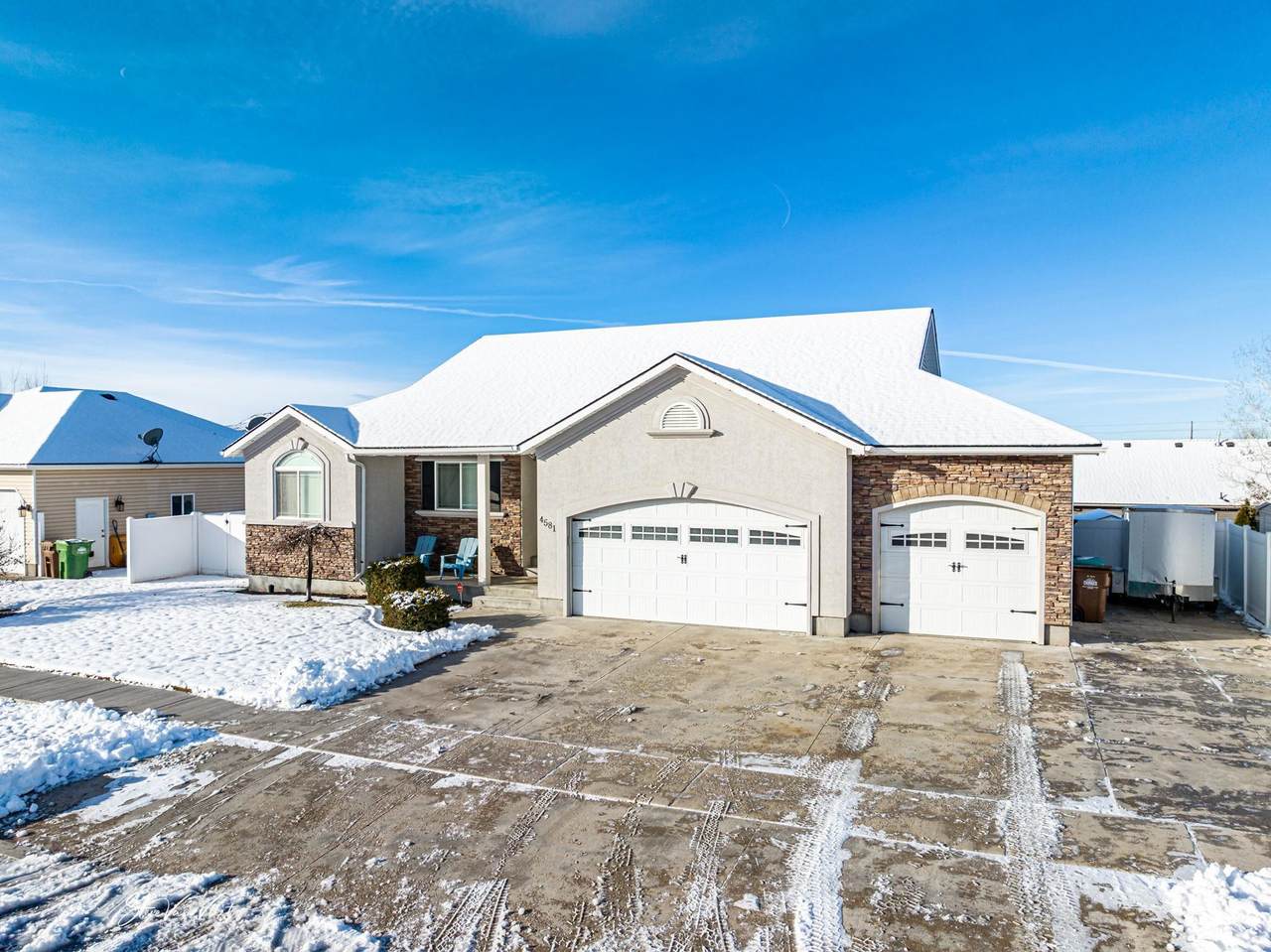 4581 Victory Ave. - Photo 1
