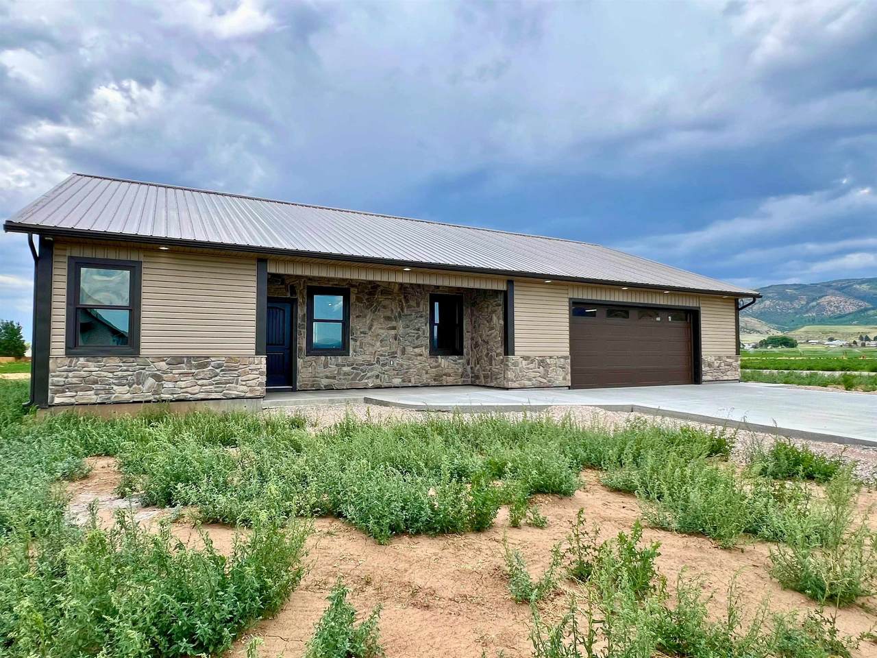 875 Diane Dr - Photo 1
