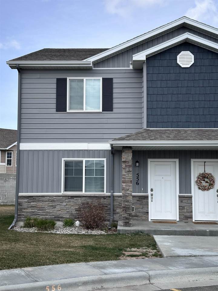 556 Trails End - Photo 1