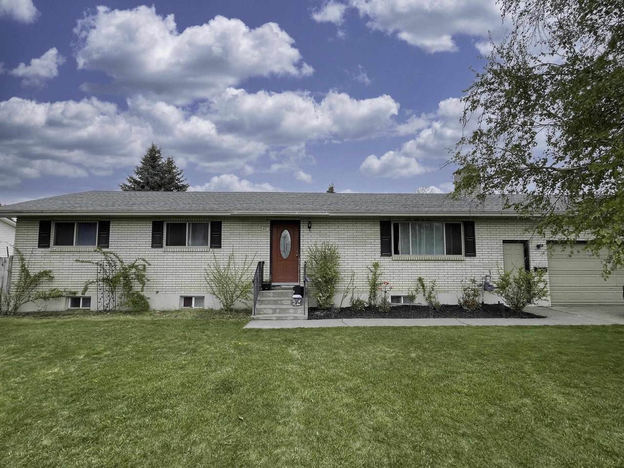 807 Henderson Avenue - Photo 1