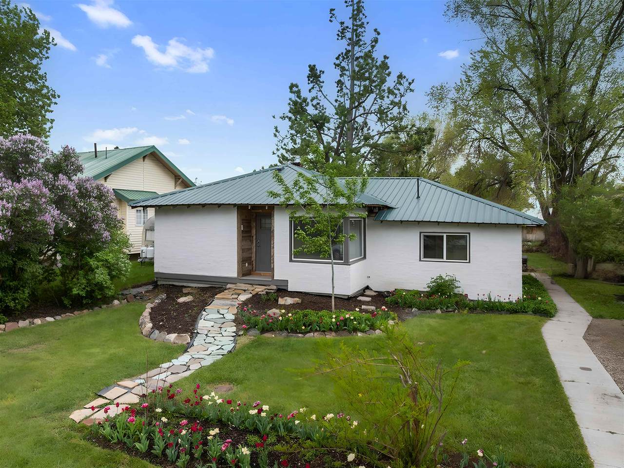 225 Kootenai - Photo 1