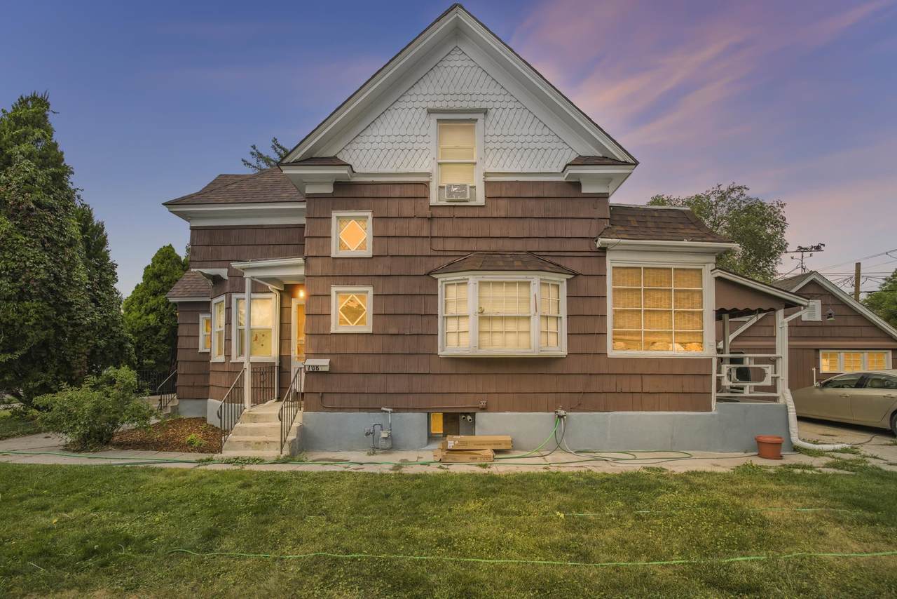 708 Arthur - Photo 1