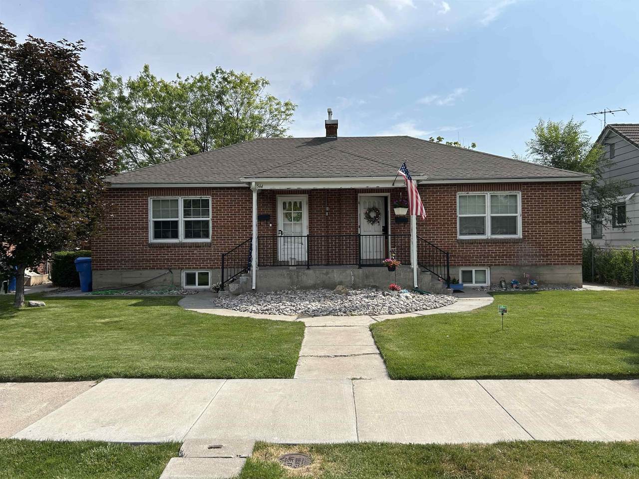 542 10th - Photo 1