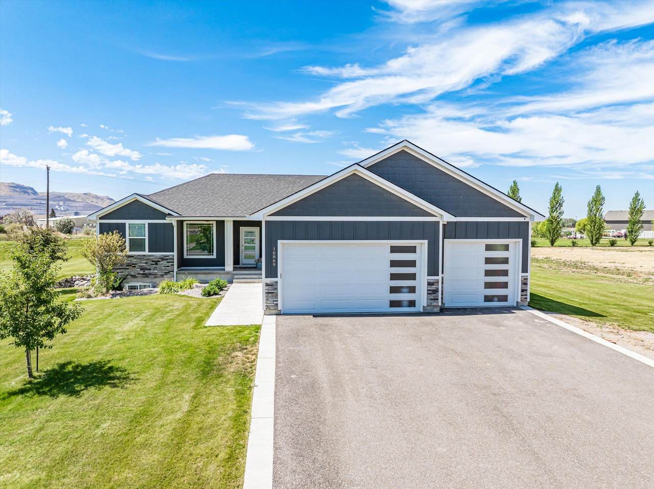 10869 Cumberland - Photo 1