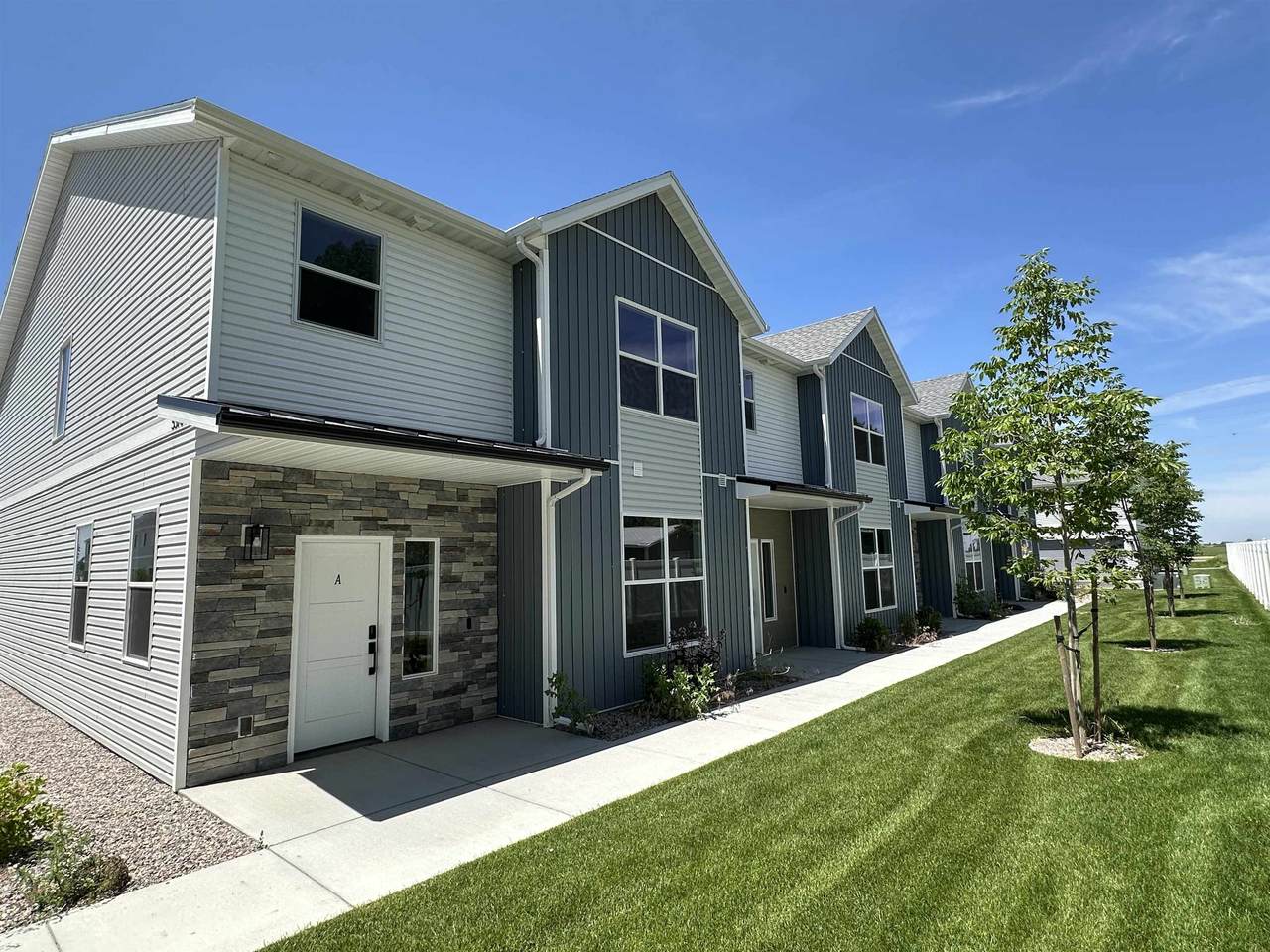 5570 Trueman Unit C - Photo 1