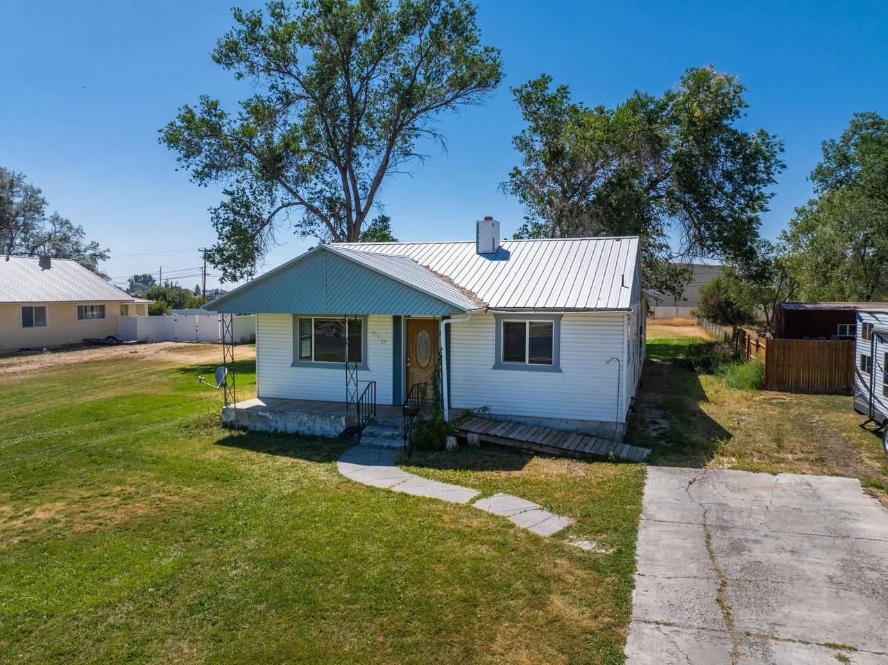 570 Park Avenue - Photo 1