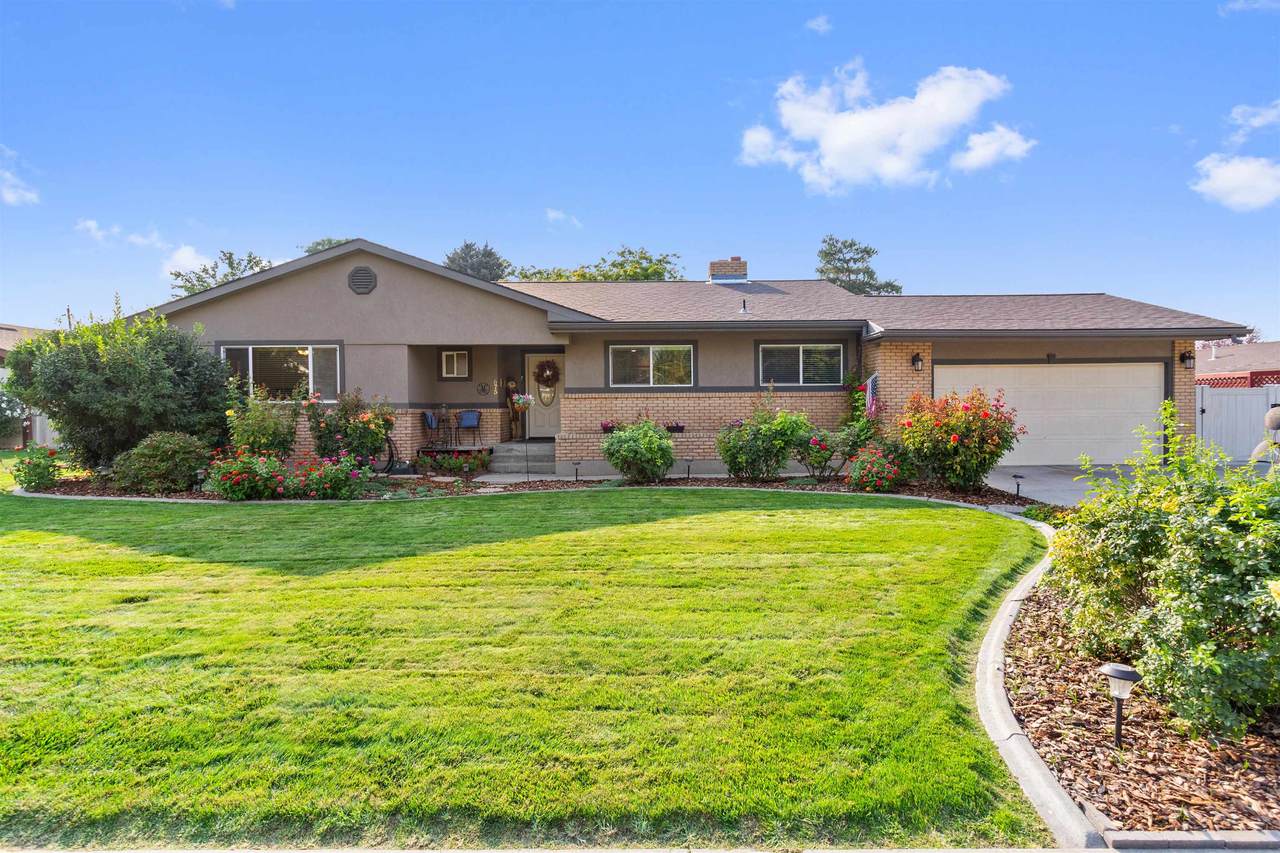 675 Mountain View Dr - Photo 1