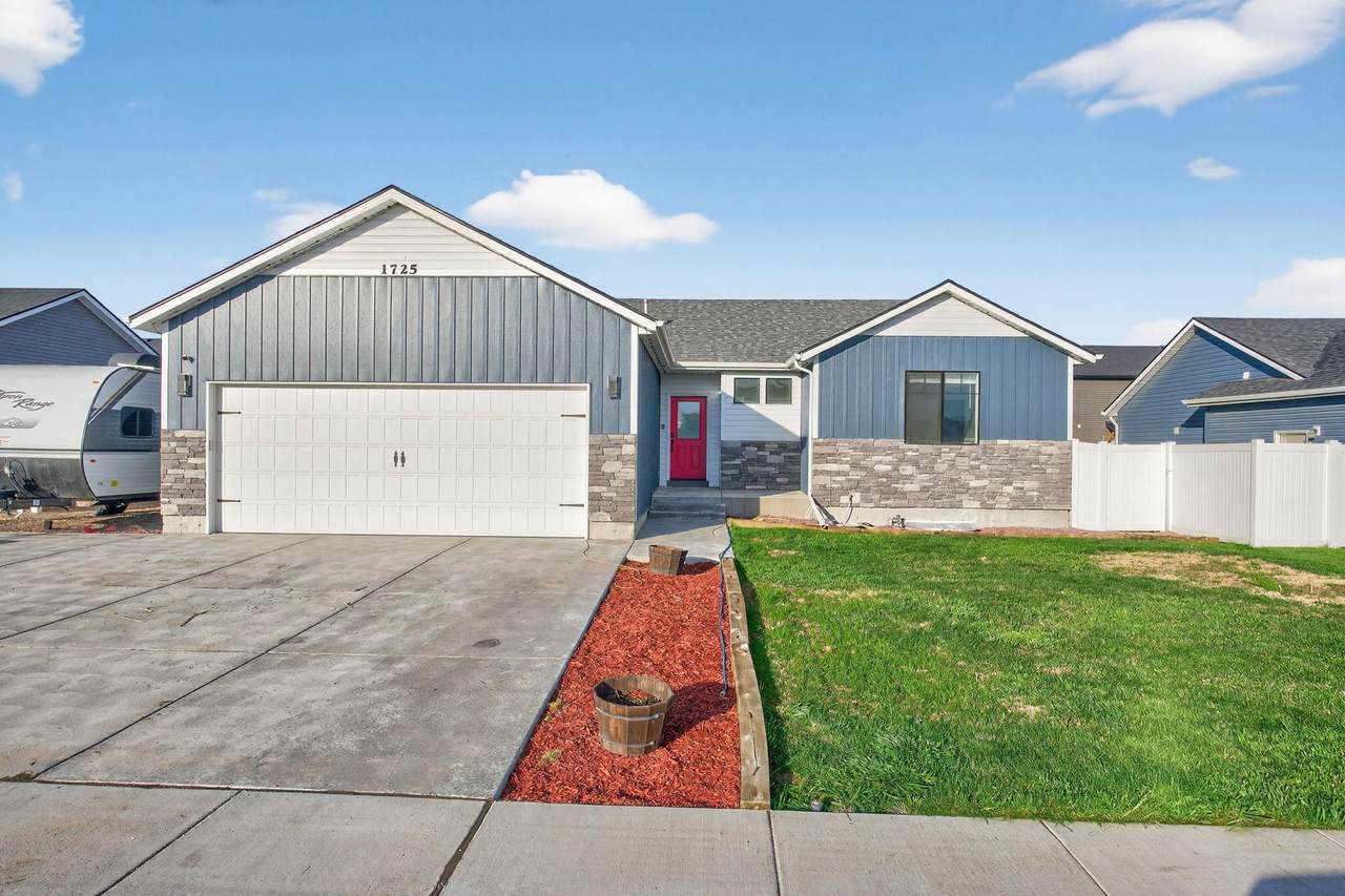 1725 Brock Dr - Photo 1