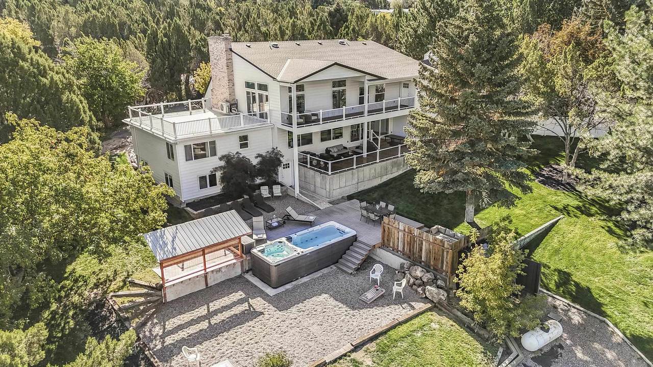 1160 Sage Drive - Photo 1