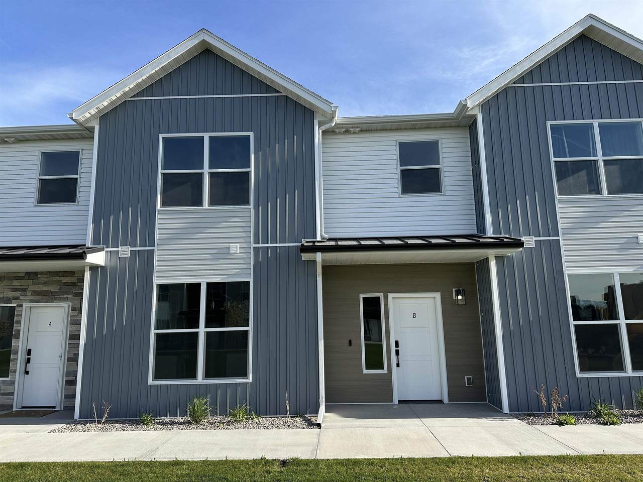 5530 Trueman Unit B - Photo 1