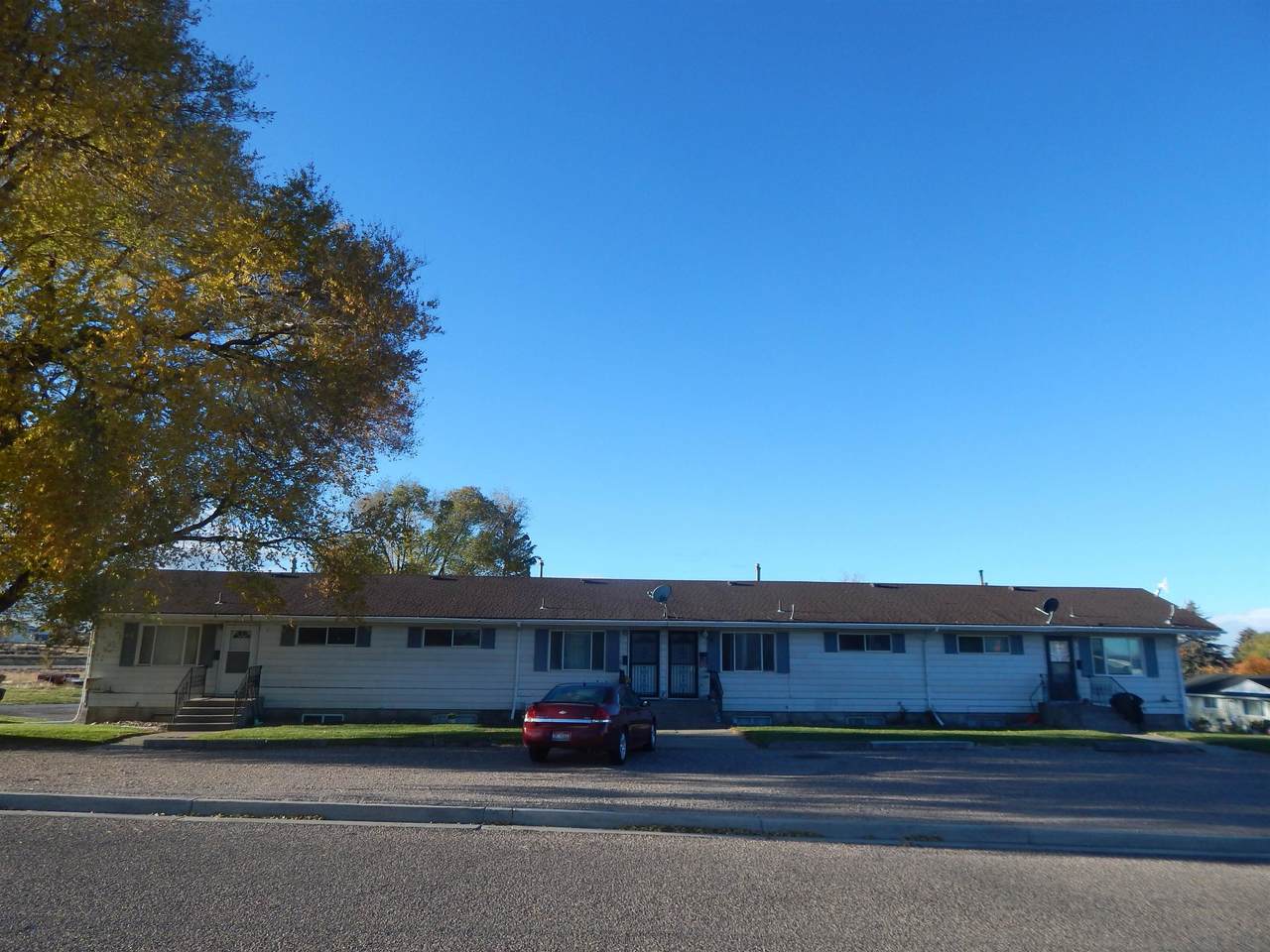 635 Calder Ave - Photo 1