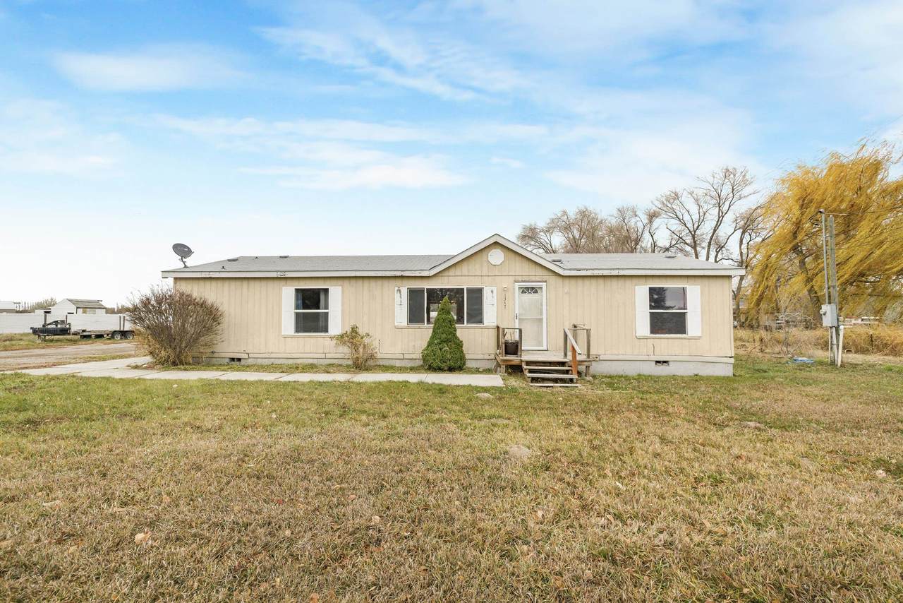 13474 Yellowstone Hwy - Photo 1