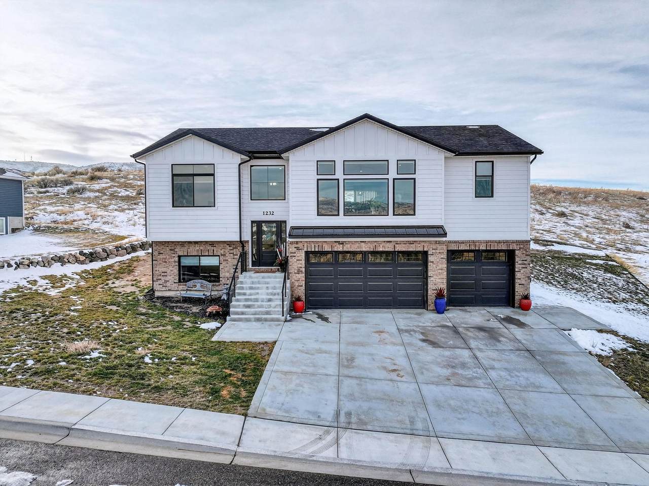 1232 Gathe - Photo 1