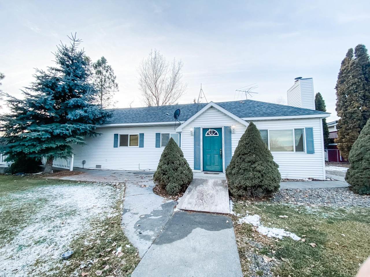 340 850 W - Photo 1