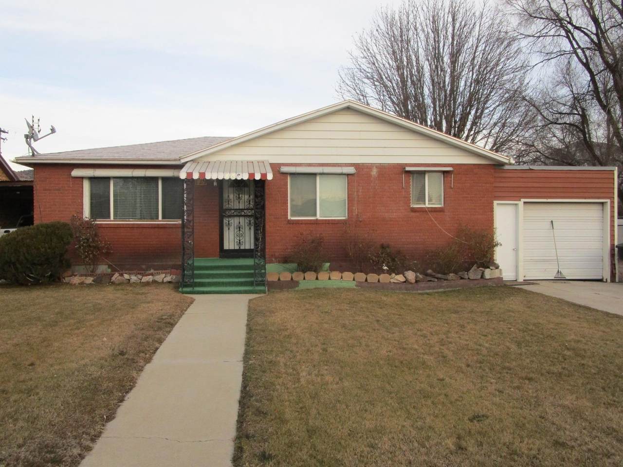 129 Main - Photo 1