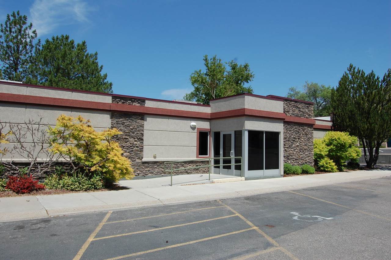 246 18th Ave - Photo 1