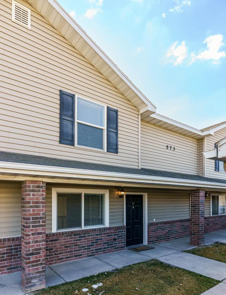573 Raven Way Apt B - Photo 1