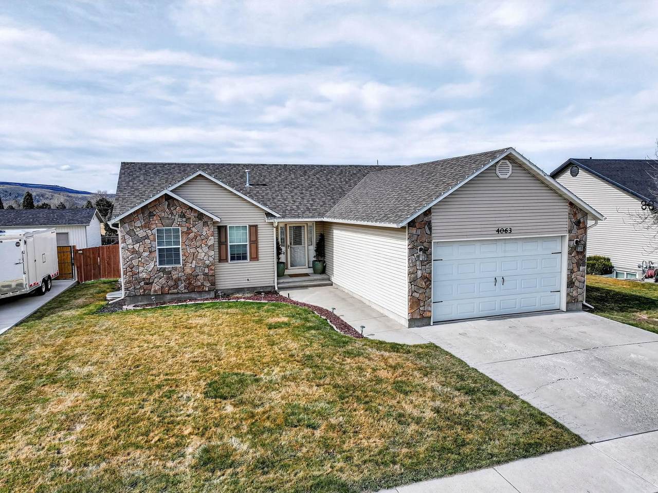 4063 Sunny Brook Dr - Photo 1