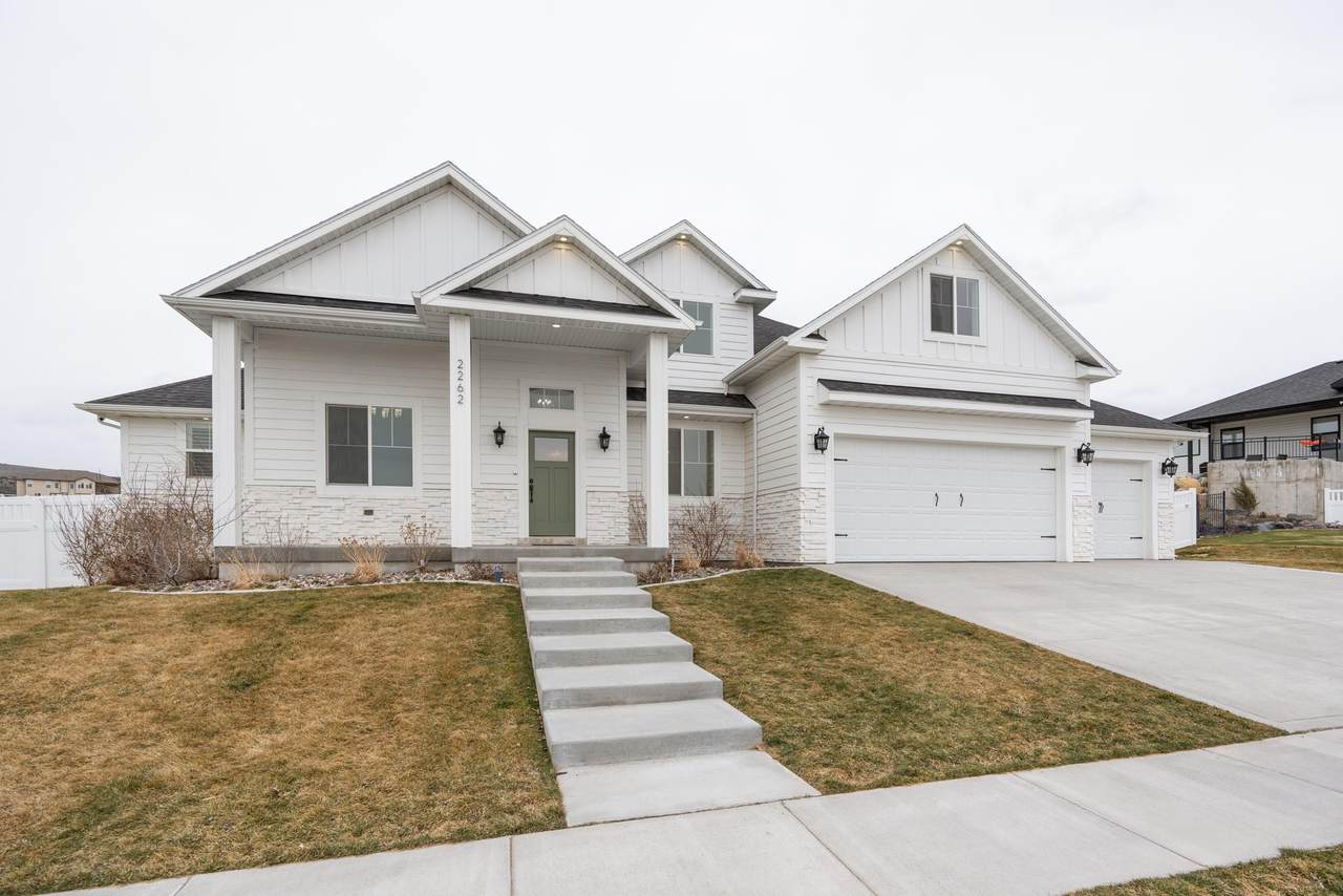 2262 Legacy Dr - Photo 1