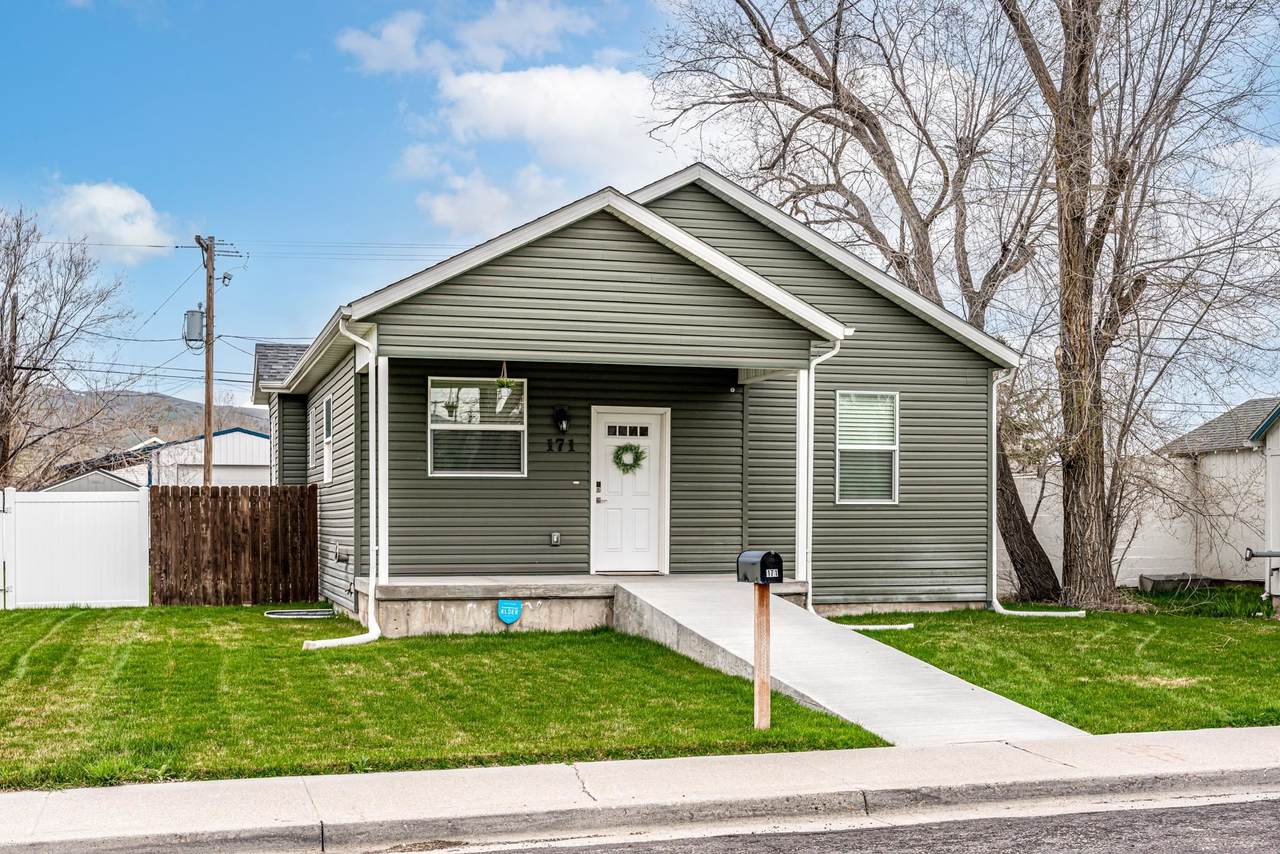 171 Wilson Ave - Photo 1