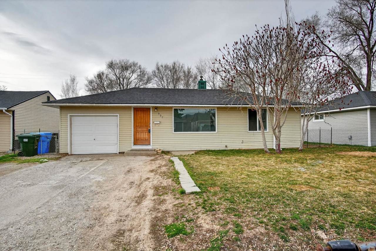 957 Meadowbrook Ln - Photo 1