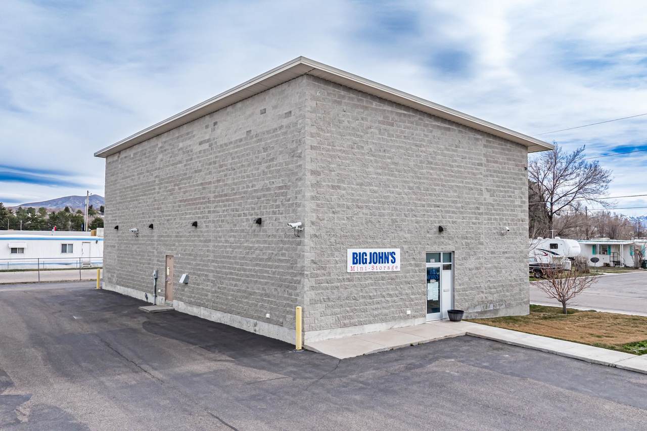 322 Griffith (Warehouse Only) - Photo 1